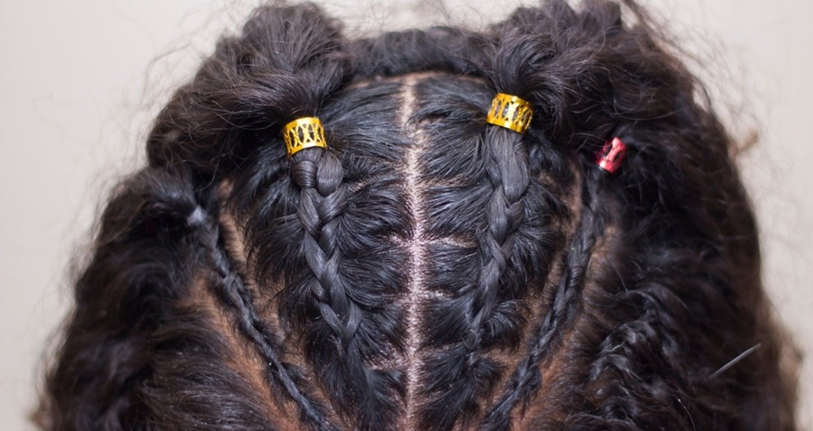 Penteado para cabelos cacheados: trança